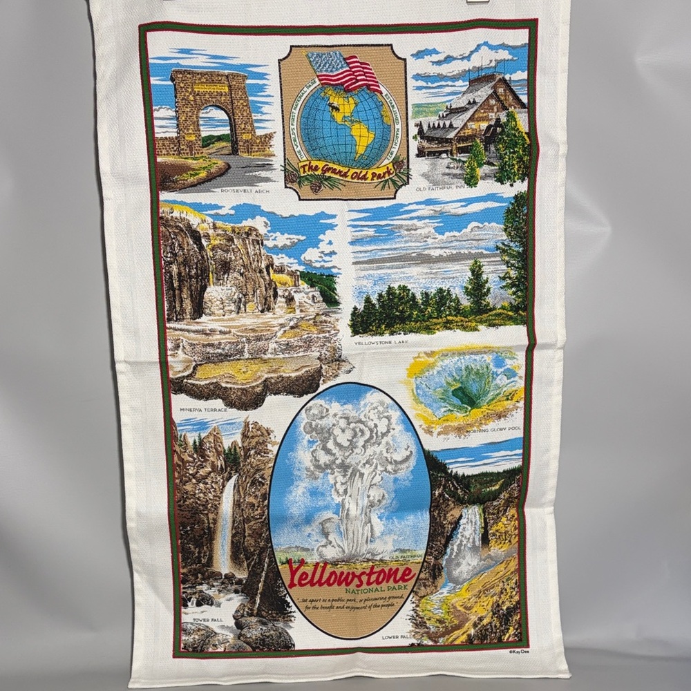 KayDee Designs VTG Yellowstone National Park Souvenir Linen White Towel NWT